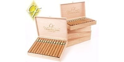 Cigar roller demonstrations in Texas brings an experience for your guests